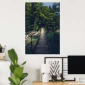 Einfache Hängebrücke über den Fluss Idrijca, Slove Poster (Heimbüro)