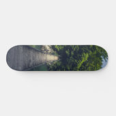 Einfache Hängebrücke über den Fluss Idrijca, Slove Skateboard (Horizontal)