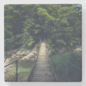 Einfache Hängebrücke über den Fluss Idrijca, Slove Steinuntersetzer (Vorderseite)