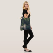 Einfache Hängebrücke über den Fluss Idrijca, Slove Tasche (Am Model)