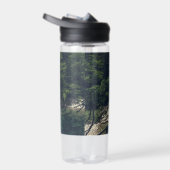 Einfache Hängebrücke über den Fluss Idrijca, Slove Trinkflasche (Rechts)