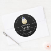 Einfache, hausgemachte Cupcakes Runder Aufkleber (Umschlag)