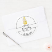 Einfache, hausgemachte Cupcakes Runder Aufkleber (Umschlag)