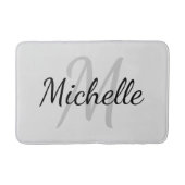 Einfache hellgraue Fett Typografie & Name Monogram Badematte (Vorderseite)
