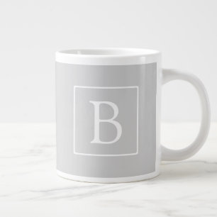 Einfache hellgraue Monogramm Jumbo-Tasse