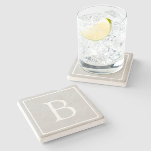 Einfache hellgraue Monogramm Steinuntersetzer (Seitenansicht)