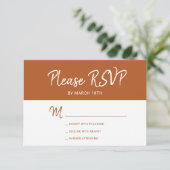Einfache Hochzeit der modernen Terrakotta-Typograf RSVP Karte (Stehend Vorderseite)