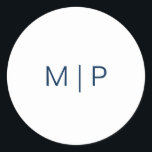 Einfache Hochzeit eines modernen Navy Blue Monogra Runder Aufkleber<br><div class="desc">Einfache und moderne Hochzeitsaufkleber mit dem Monogramm in einem marineblau sans serif Schriftart auf weißem Hintergrund. Die Schriftart- und Hintergrundfarben können beliebig verändert werden. Ein schlichtes und minimalistisches Design,  das dennoch elegant und elegant wirkt. Verwenden Sie diese Aufkleber,  um Ihre Umschläge Siegel oder Beutel zu bevorzugen.</div>