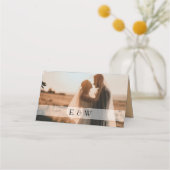 Einfache Hochzeit für moderne Einmalinitials Foto Platzkarte (Rückseite)