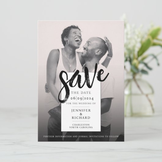 Einfache Hochzeit in Schwarz-Weiß-Foto Save The Date (Stehend Vorderseite)