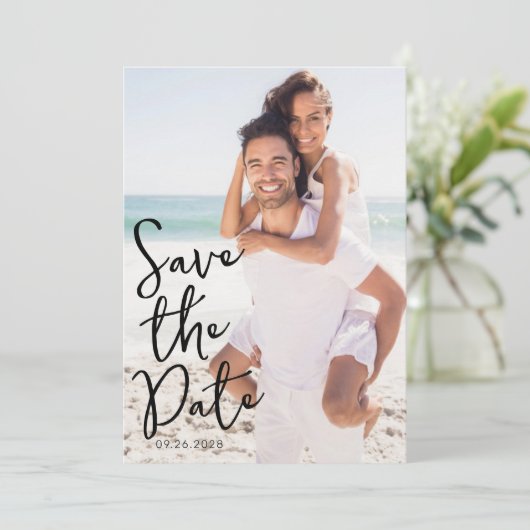 Einfache Hochzeit mit elegantem Skript-Foto Save The Date (Stehend Vorderseite)