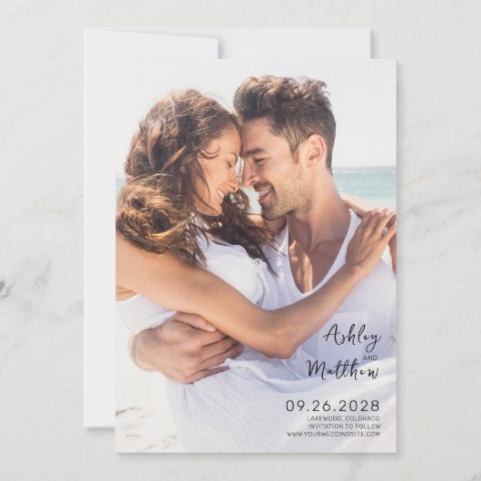 Einfache Hochzeit mit elegantem Skript-Foto Save The Date (Rückseite)