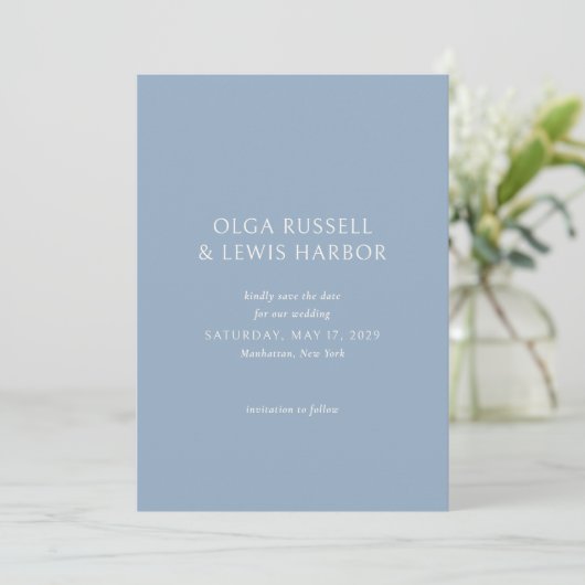Einfache Hochzeit von Dusty Blue Save The Date (Stehend Vorderseite)