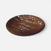 Einfache Hochzeit von rustikalem Holz und Streiche Pappteller (Schrägansicht)