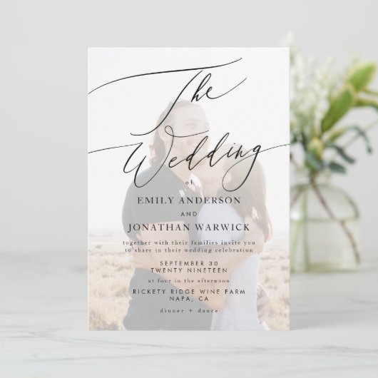 Einfache Hochzeit von White and Black Overlay Foto Einladung (Stehend Vorderseite)