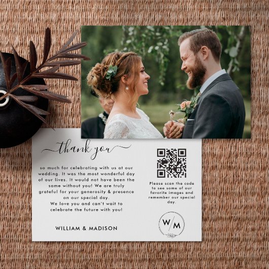 Einfache Hochzeitsschrift mit Monogramm und QR-Cod Dankeskarte