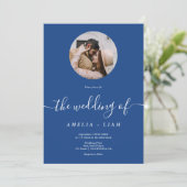 Einfache Hochzeitsschrift mit weißem Foto Einladung (Stehend Vorderseite)