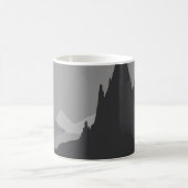 Einfache Kaffeetasse mit grauer Berglandschaft (Mittel)