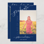 Einfache Kalligrafie Navy Blue Abschluss 2 Foto Einladung (Vorne/Hinten)