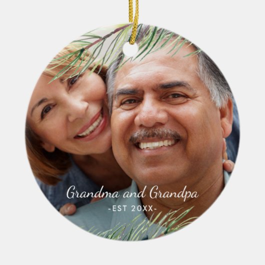 Einfache Kiefernzweige Oma und Opa Ostjahr Keramik Ornament (Vorne)