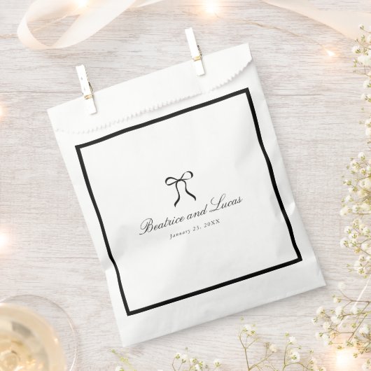 Einfache klassische Hochzeits-Schleife Geschenktütchen (Ausgeschnitten)