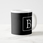 Einfache klassische Monogramm | Schwarz mit weißem Jumbo-Tasse (Vorderseite Rechts)