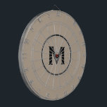 Einfache klassische Schwarz-Beige Dartscheibe<br><div class="desc">Modernes Dartboard mit einfachem Schwarz-Beige-Monogramm-Medaillon mit klassischer Blocktypografie in Schwarz. Personalisieren Sie das Monogramm initial; verwenden Sie das Menü,  um die Hintergrundfarbe oder Typografie zu ändern.</div>