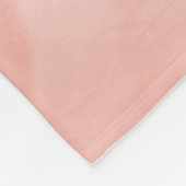 Einfache Korallenrosa Subtile Marmor Modernes Mono Fleecedecke (Ecke)