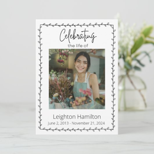 Einfache Leaf-Beerdigung - Feier des Lebensprogram Einladung (Stehend Vorderseite)