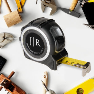 Einfache Liebe Schwarz-weißer Name Initialen Monog Maßband