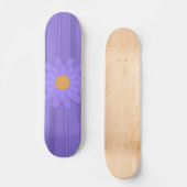Einfache Lila Blume über Cross Modern Skateboard (Vorderseite)