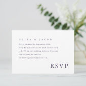 Einfache Lila Hochzeit RSVP QR Code Karte (Stehend Vorderseite)
