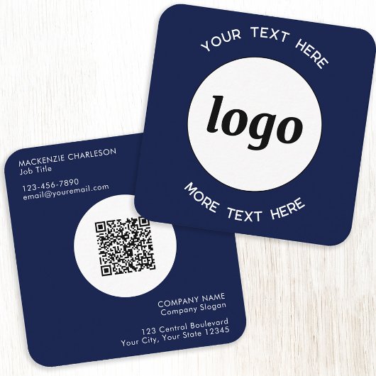 Einfache Logos und Text QR Code Navy Blue Quadratische Visitenkarte
