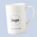 Einfache Logos und Texte Porzellantasse<br><div class="desc">Einfaches Logo und benutzerdefinierter Text für Ihr Unternehmen. Ersetzen Sie das Logo und den Text durch Ihren eigenen, um es anzupassen. Nutzen Sie sie selbst, geben Sie sie Ihren Mitarbeitern und Mitarbeitern, verkaufen sie an Kunden und Kunden oder geben sie als Werbematerial ab, um die Kundenbindung inspirieren. Ideal für ein...</div>
