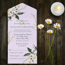 Einfache Milchprodukte auf dem blauen Lavendel