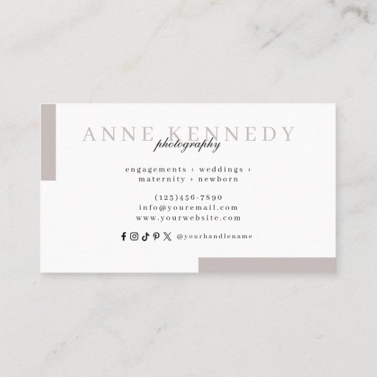 Einfache Minimal 3 Fotos Hochzeitfotograf Visitenkarte (Rückseite)