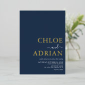 Einfache Minimal Blue Wedding Gold Folieneinladung (Stehend vorne)