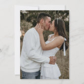 Einfache Minimal-Foto-Kalligrafie Moderne Hochzeit Einladung (Rückseite)