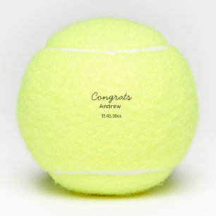 Einfache minimale Gratulation hinzufügen Name Datu Tennisbälle