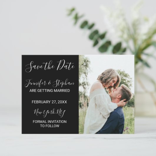 Einfache Minimale Schwarz-weiße Typografie Save The Date (Stehend Vorderseite)