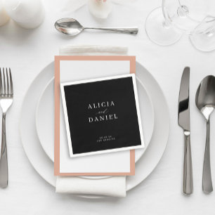 Einfache, minimalistisch-elegante Hochzeit in Schw Serviette