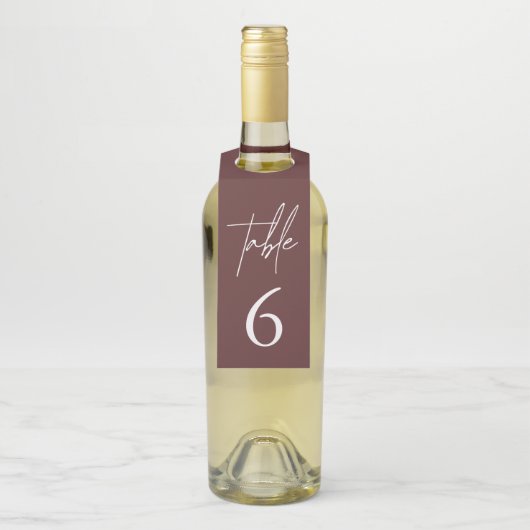 Einfache Minimalistische Elegante Burgund Tischnum Flaschenanhänger (Auf Flasche)