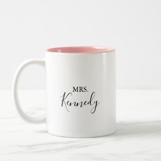 Einfache Minimalistische Frau Newlywed Bride Zweifarbige Tasse (Links)