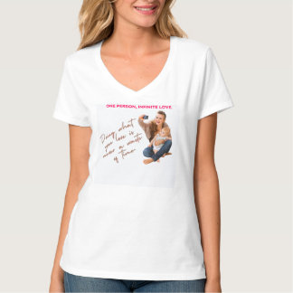 einfache minimalistische Frauen T-Shirt
