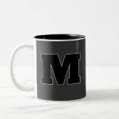 Einfache Minimalistische Moderne Monogram Zweifarbige Tasse (Links)