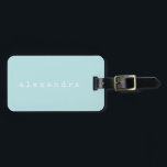 Einfache Minimalistische Schreibmaschine Name Ligh Gepäckanhänger<br><div class="desc">Dieses stilvolle Gepäckanhänger zeichnet sich durch ein minimalistisches Design Ihres Namens in einem Retro-Schreibmaschinen-Schriftart in Weiß auf einem hellen,  aqua-blauen Hintergrund aus. Tolle Geschenkidee!</div>