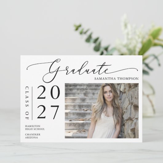 Einfache Minimalistische Script School Abschluss F Einladung (Stehend Vorderseite)