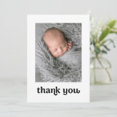 Einfache moderne 2 Baby Fotos Trendy Retro Dankeskarte (Stehend Vorderseite)