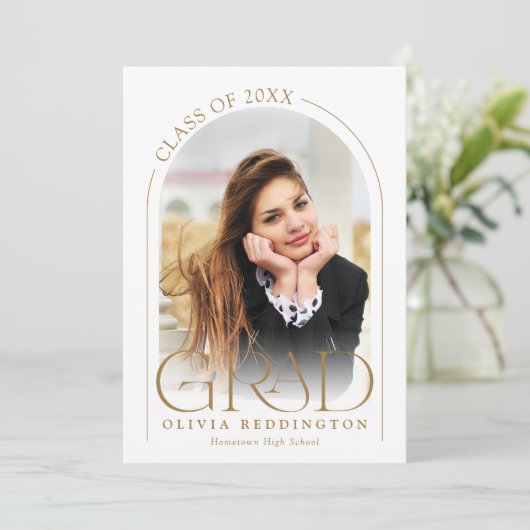 Einfache moderne Arch Typografie Gold Foto Grad Ankündigung (Stehend Vorderseite)