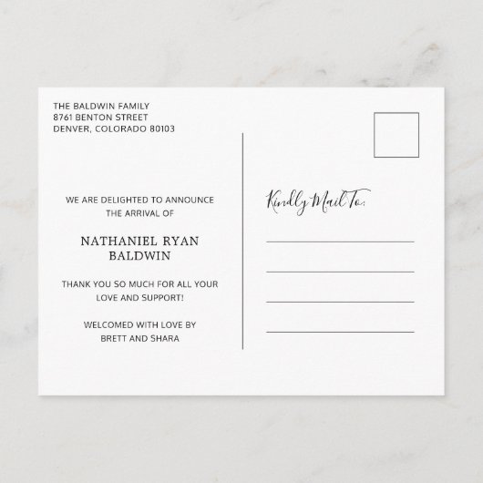 Einfache moderne Baby Boy Foto Birth Ankündigungspostkarte (Rückseite)